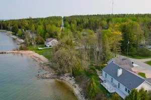Lakefront De Tour Village Home with Deck and Fire Pit! - Blind River
