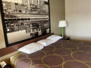King Room room in Super 8 by Wyndham Chattanooga/East Ridge