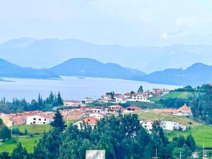 Lujoso Glamping MarQua Spa Guatavita Wifi Cocina