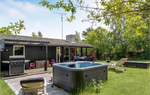 Nice Home In Fårevejle With Wifi