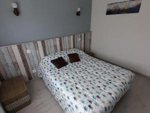 Gîte familial au bord de la Meuse, proche Verdun, activités nature, confort tout inclus - FR-1-585-83