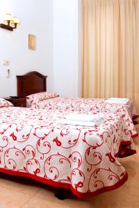 Twin Room room in Hostal Condestable