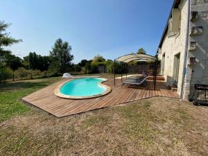 Maisons de vacances Luxurious villa with nice terrace in rural Chalais : photos des chambres