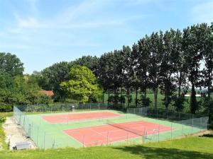 Maisons de vacances Luxurious villa with terrace in the rural Chalais : photos des chambres