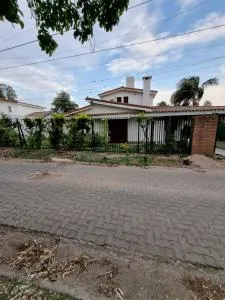 Casa Adelaida en Yerba Buena - Marcos Paz