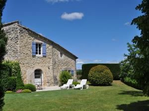 Maisons de vacances Pretty stone house with terrace and garden, Lussan : photos des chambres