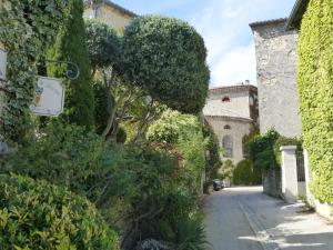 Maisons de vacances Pretty stone house with terrace and garden, Lussan : photos des chambres