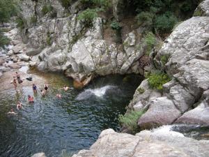 Maisons de vacances Pretty stone house with terrace and garden, Lussan : photos des chambres