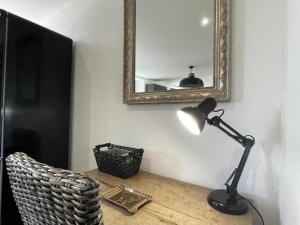 Maisons de vacances Gite Cerilly, 4 pieces, 6 personnes - FR-1-489-453 : photos des chambres