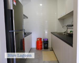 Roxy Sematan Townhouse - Blue Lagoon