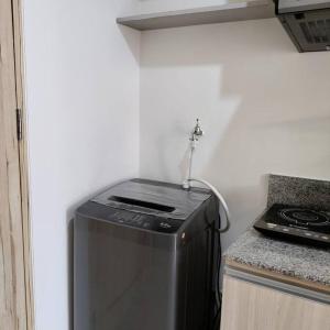 NEW Cozy condo unit w wifi next to Abreeza