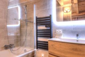 Appartements Chalet vue Mont Blanc avec jacuzzi exterieur : photos des chambres