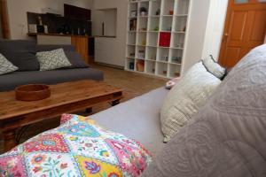 Appartements Porte de Macon Cluny Centre T3 bis avec jardin pour 6 a 8 personnes : Appartement