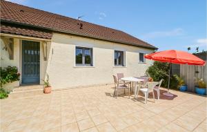 Maisons de vacances Stunning Home In Briare With Outdoor Swimming Pool, Wifi And Sauna : photos des chambres