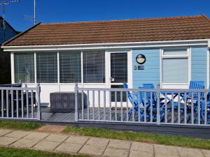 Surfs Up Lodge - Westward Ho!