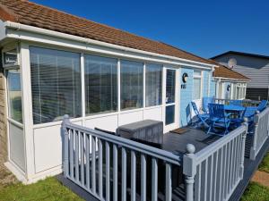 Surfs Up Lodge - Westward Ho!