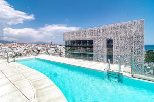 INF26H- Comfortable and spacious city apartment