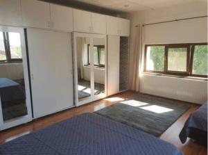 Villaweb, 2rooms ap. 5min drive to center &airport