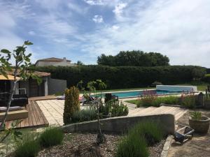 Villas Mas provencal avec vue sur la Sainte Victoire : Villa 3 Chambres