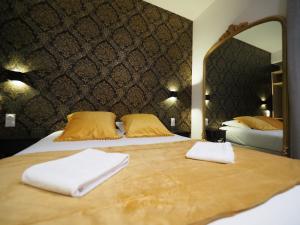 Hotels Hotel Le Biarritz - Vichy : photos des chambres