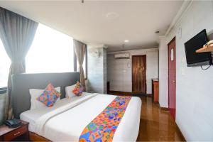 FabHotel Raj Darbar - Nr Kolkata Airport