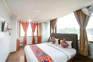 FabHotel Raj Darbar - Nr Kolkata Airport