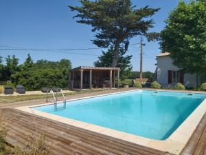 Sejours a la ferme Ravissant studio a la ferme avec piscine : photos des chambres