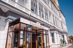 San Clu Hotel, Bar & Brasserie