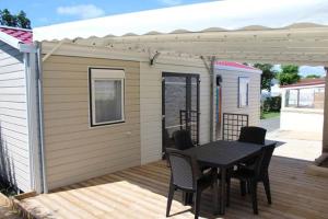 Campings Camping La Chenaie : photos des chambres