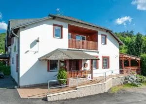 Penzion V Údolí - Frýdštejn