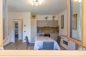 Apartment with garden and parking