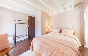 Appartements Stunning apartment in Ocquerre with 3 Bedrooms, WiFi and Outdoor swimming pool : photos des chambres