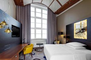 Classic, Guest room, 1 Queen room in Sheraton Hannover Pelikan Hotel