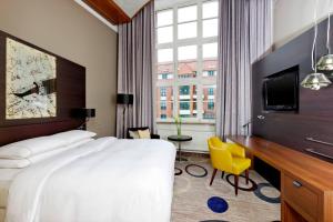 Executive, Guest room, 1 King room in Sheraton Hannover Pelikan Hotel