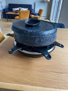 Lachenal, centre, balcon avec vue chateau