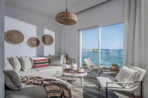 Khroma Luxury Suite 3- Beach front apartment