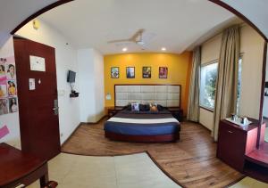 C Suites - Lotus Park