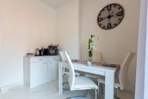 Viktorija 1BR Apartment