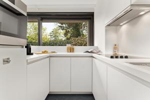 Sasea - Ground floor apartment with garden