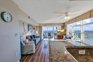 Carolinian Corner Gem Views!