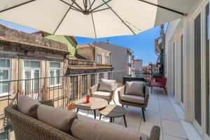 Host Wise - Luxurious Private Flats - Balcony