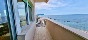 P012 - Porto Recanati, meraviglioso trilocale fronte mare