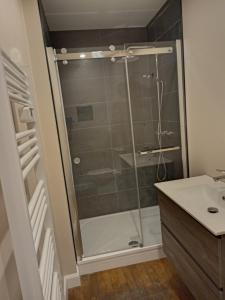 B&B / Chambres d'hotes La petite chouette : Chambre Double avec Salle de Bains Privative