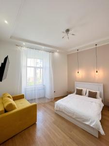 MIAMO apart Вірменська