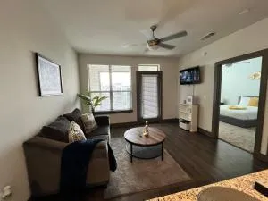 Comfy Abode near Bush Airport - Humble