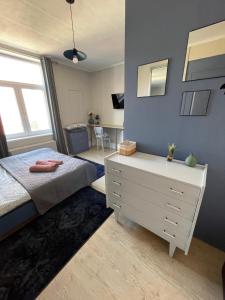 B&B / Chambres d'hotes Villa Artiz : Chambre Lit Queen-Size - Vue sur Jardin