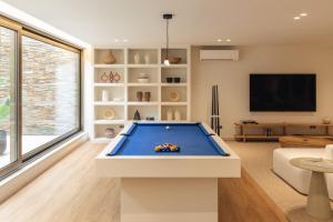 Luxury Beach Villa - Casa do Forte- Infinity Pool sea view- Beach walking distance by DreamvillasAlbufeira