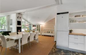Lovely Home In Rønde With Kitchen