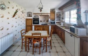 Maisons de vacances Lovely Home In Quoux-Haut-Mainil : photos des chambres