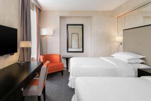 Executive Twin, Executive level, Guest room, Skyline view room in Sheraton Bucharest Hotel